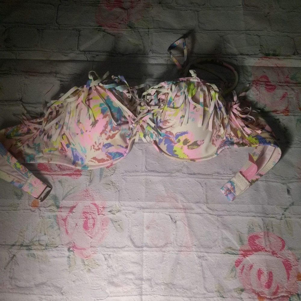 Victoria's Secret Swim Top 34B